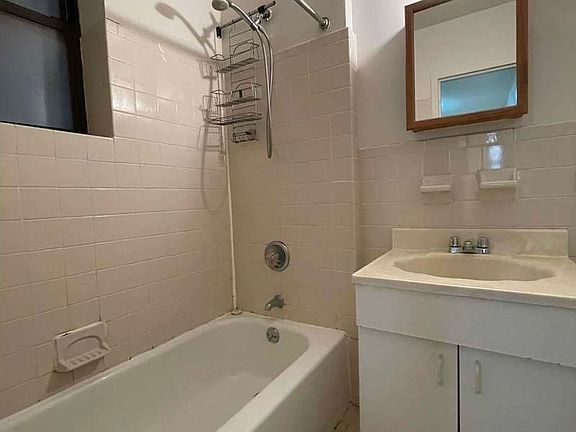 5th image of 167 E 77th St #14A