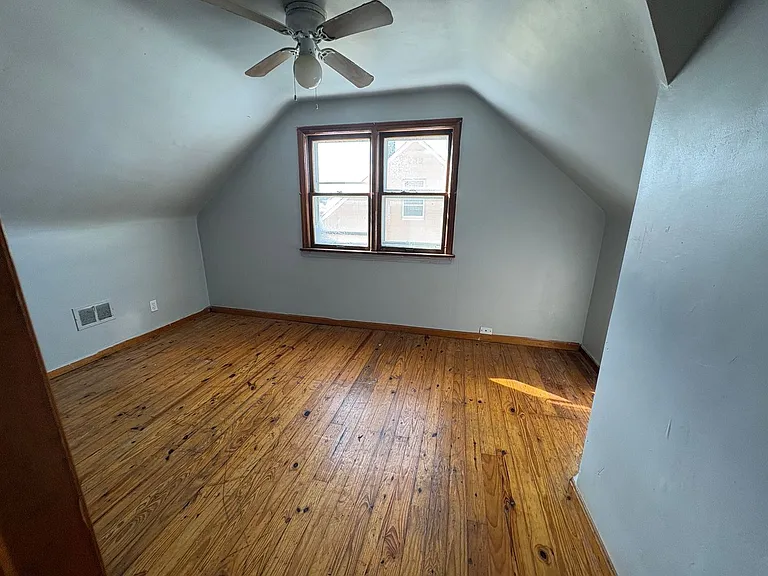 16914 Maple Heights Blvd — Photo 6