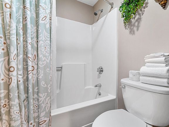 5th image of 733 Post Road #222