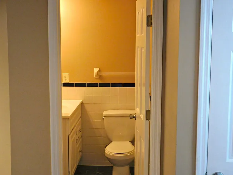 7608 Kyles Station Rd — Photo 47