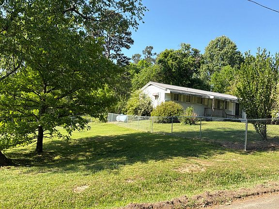 3rd image of 539 Davis Rd