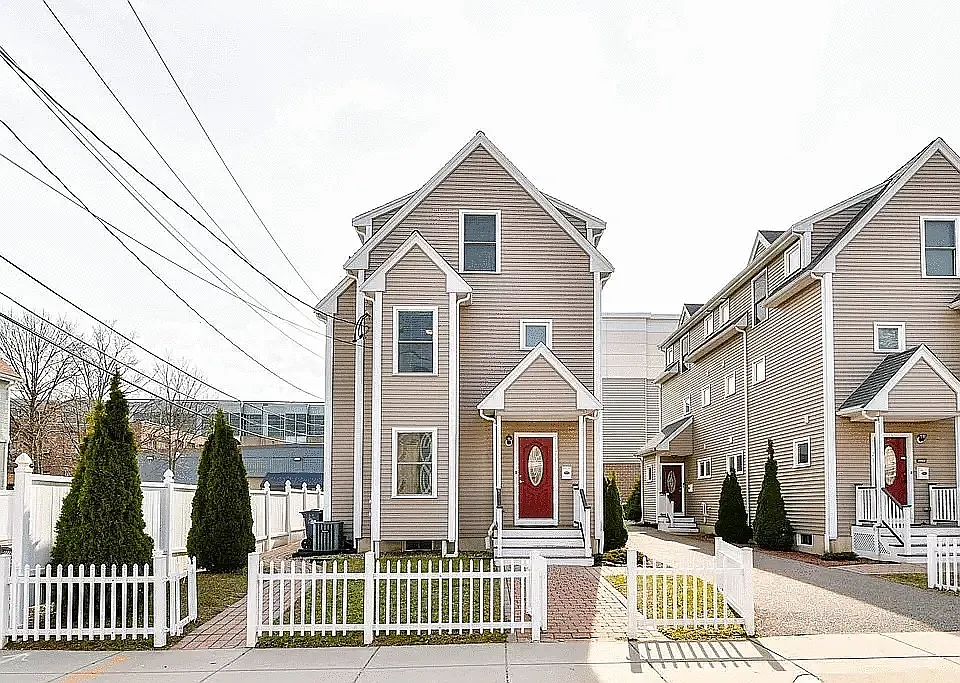 21 Antwerp St #21