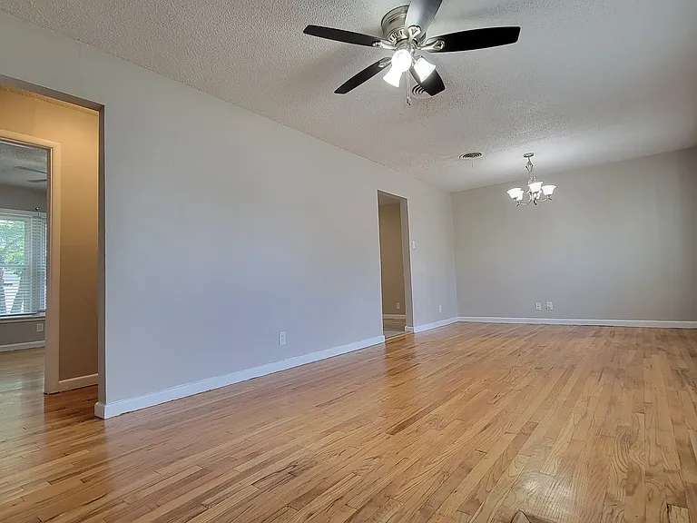 4804 Sabelle Ln — Photo 5