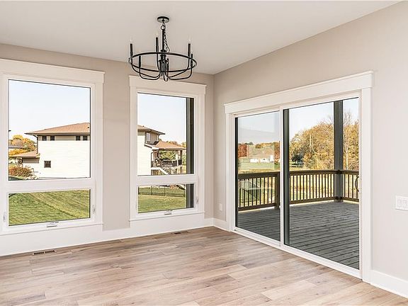 4th image of 3820 Wildwood Ct