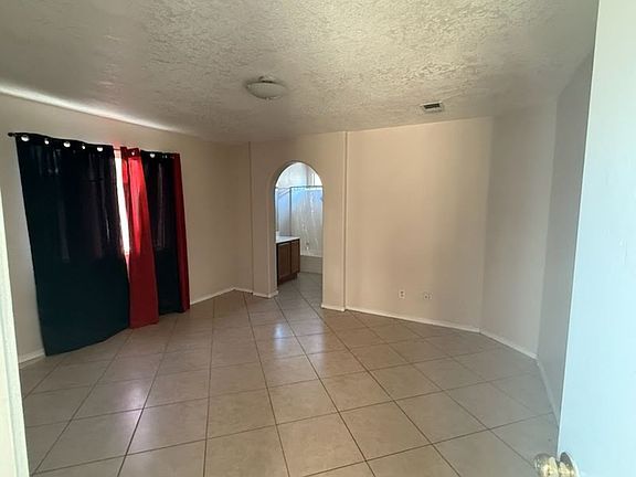 4th image of 323 Calle Amarillo SW