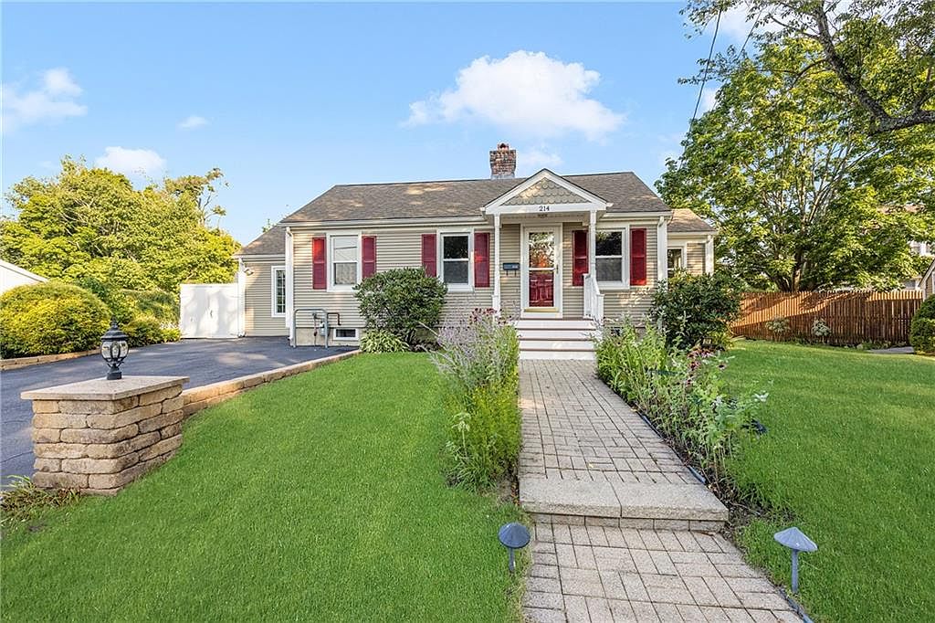 214 Madison St, Warwick, RI 02888 Zillow