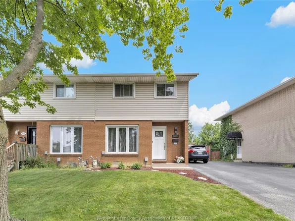 9682 Lynngrove Cres, Windsor, ON N8R 1B7