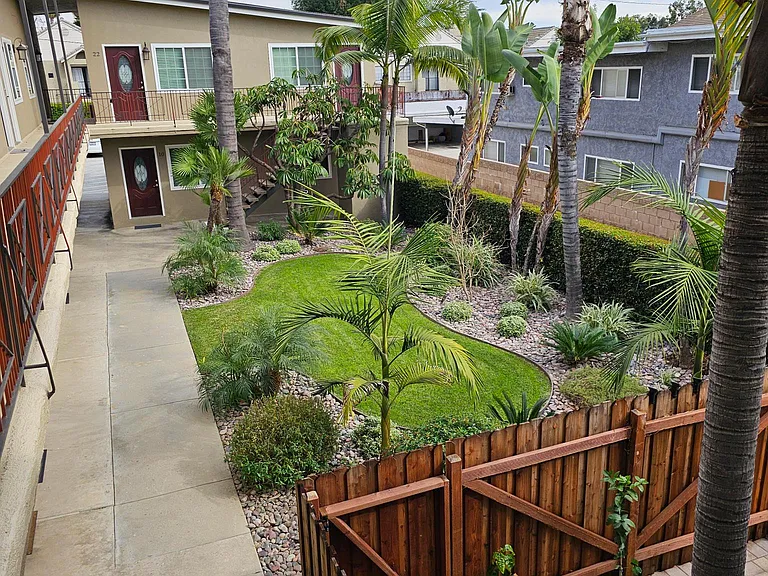 276 S Sierra Madre Blvd #19 — Photo 4