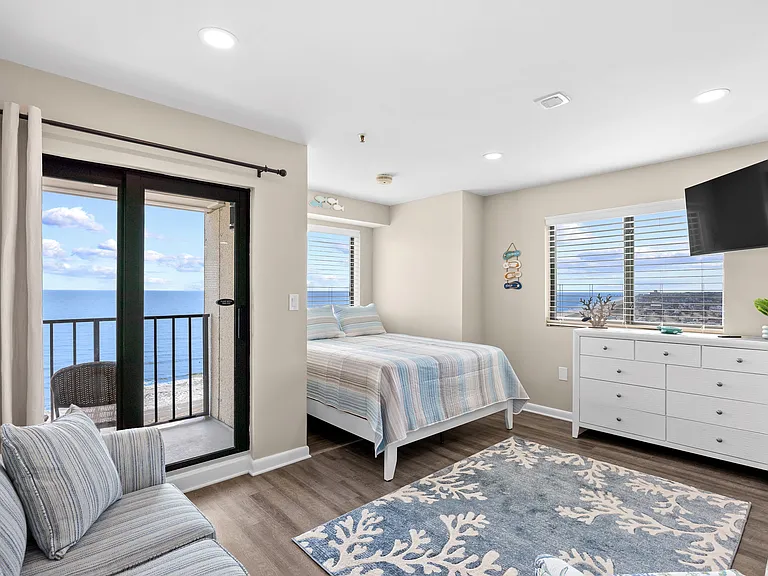 5905 S Kings Hwy #1004 — Photo 10