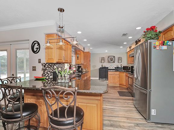 4th image of 1512 Teakwood Dr