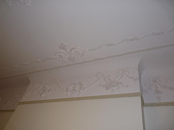 Living Room Sculptured Plaster Ceiling details