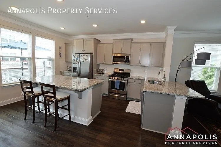 318 bright light court — Photo 2
