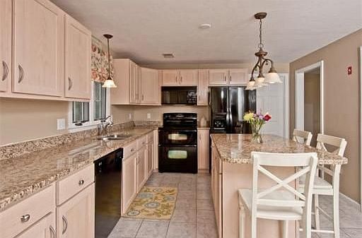 5th image of 16 McCrillis Farm Ln
