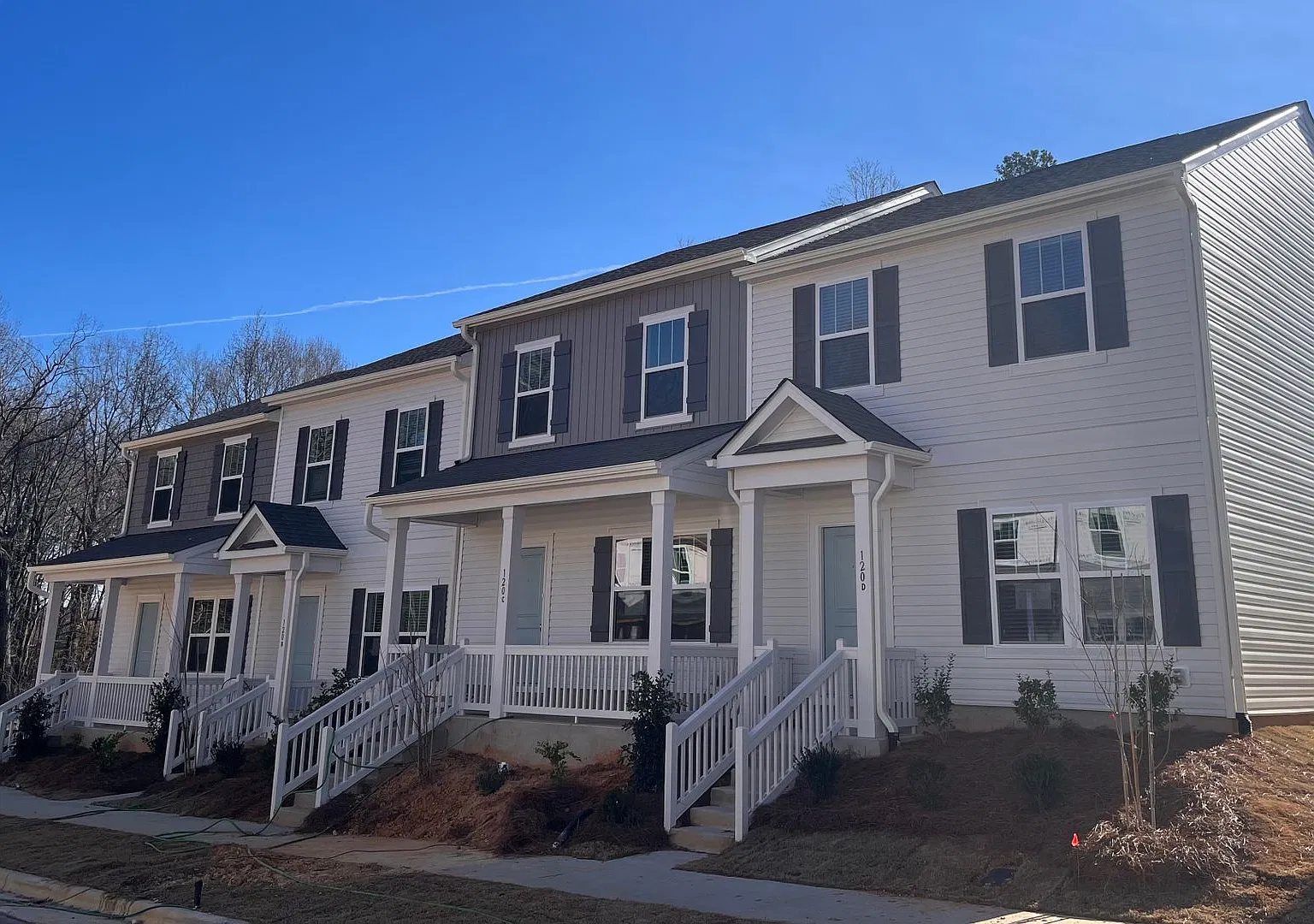 3BD/2.5 Bath End Unit Townhome for Rent Near Downtown Mooresville - Available November 2026 — Photo 1