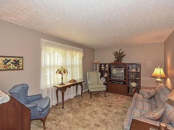 4th image of 1241 Mary Dale Dr