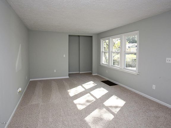 3rd image of 138 Surby Ave