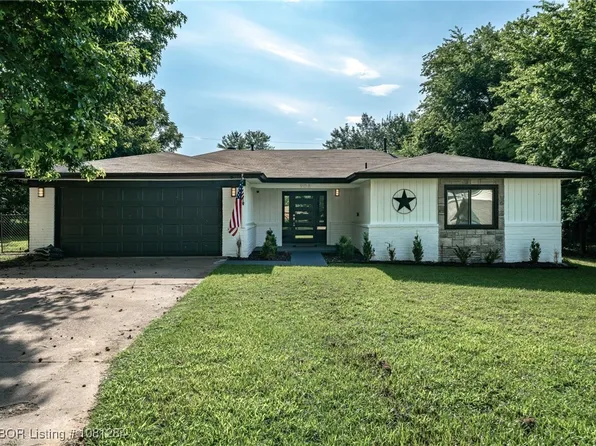 908 5th Ter, Barling, AR 72923