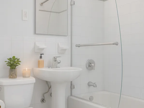 199 East 7th Street image 4 of 9