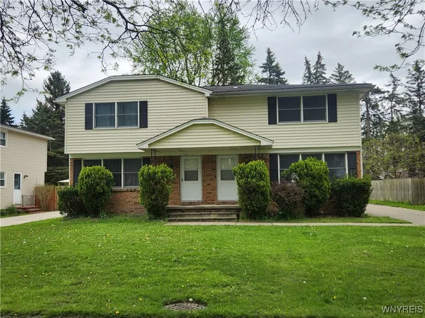 178 Fairgreen Dr, Amherst, NY 14228