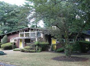 3 Longbow Rd, Lynnfield, MA 01940