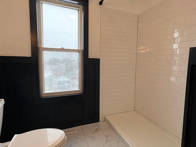 586 Arlington St — Photo 11