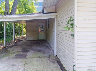 9291 Highway 79, Louisiana, MO 63353