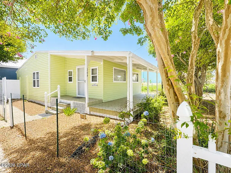 208 El Prado Pl — Photo 2