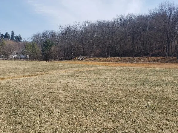 783 W 3rd St, Waynesboro, PA 17268