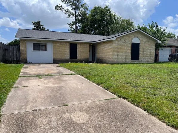 12935 Southspring Dr, Houston, TX 77047