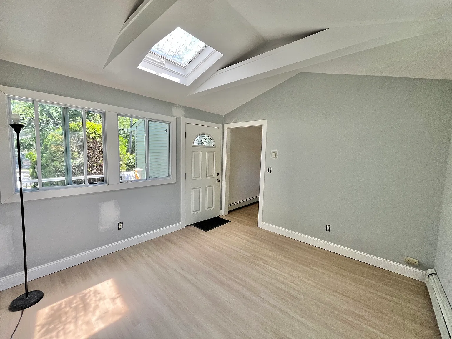 2 bed, 800 sqft, $3,600 — Photo 4