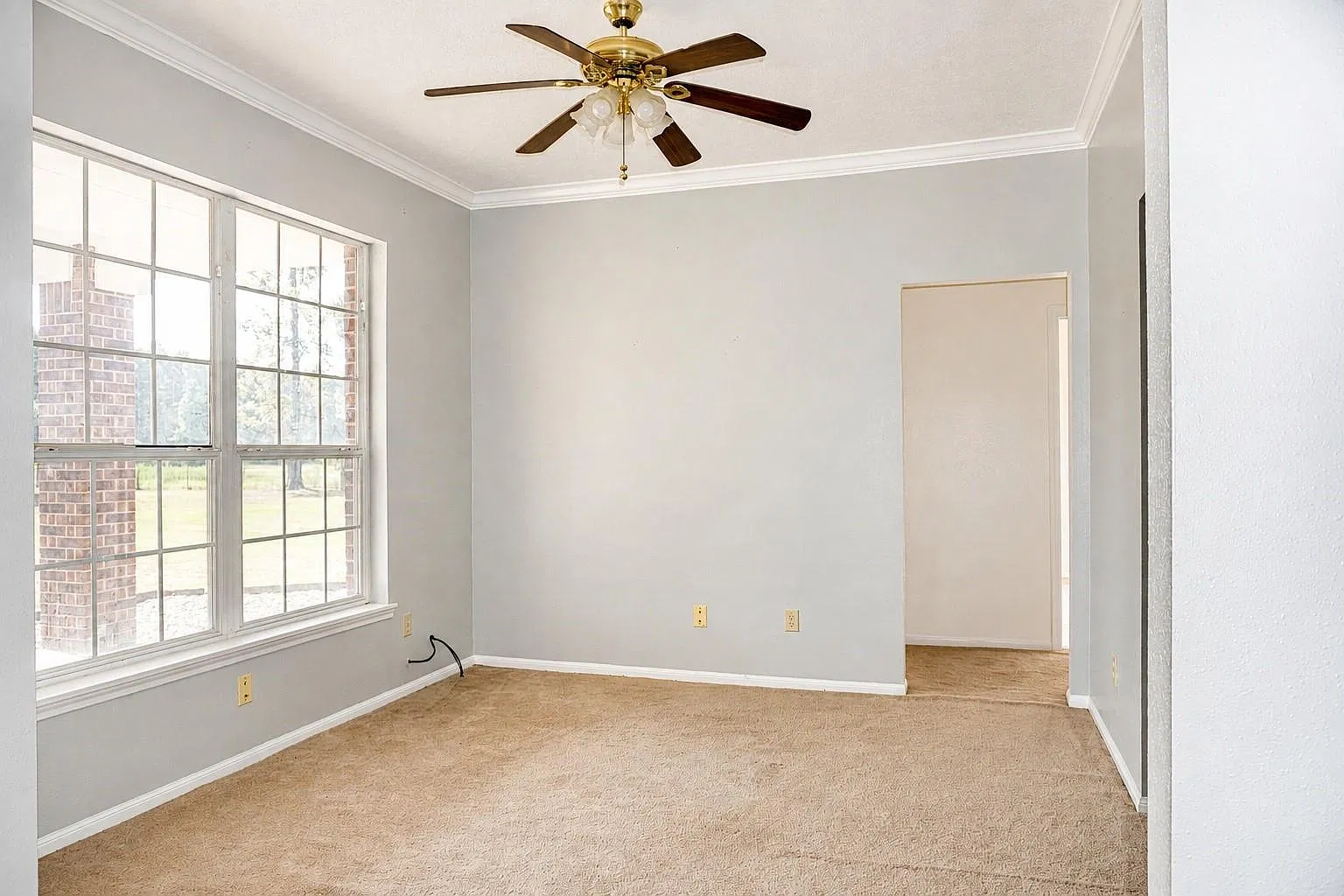 4 bed, 3.5 bath, 4102 sqft, $4,500 — Photo 4