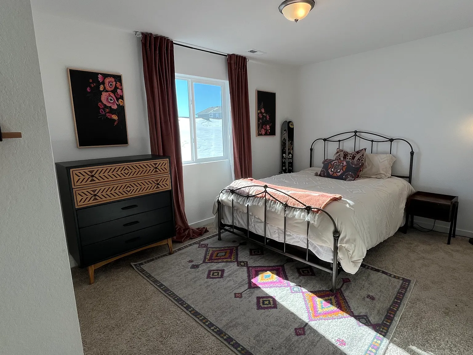 4 bed, 2993 sqft, $1,100 — Photo 2