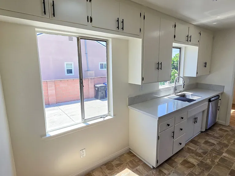 15422 Woodcrest Dr — Photo 7