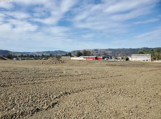 261 Grant Smith Rd, Roseburg, OR 97471