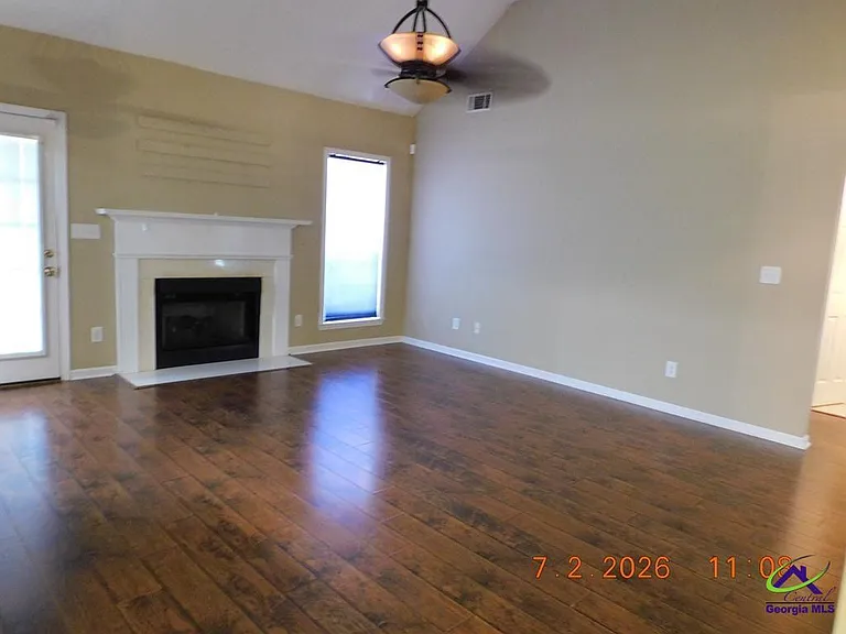 203 Margeson Dr — Photo 4