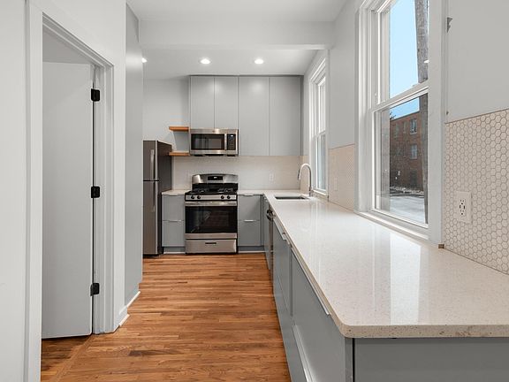 2nd image of 7243 Kercheval Ave #H