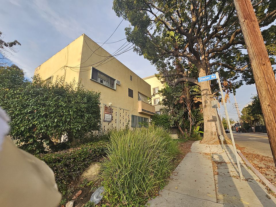 1st image of 11727 Ohio Ave APT 3