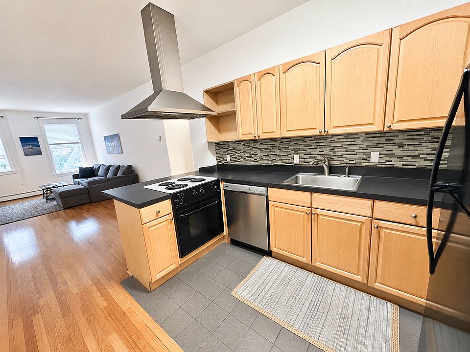 1st image of 705 9th Ave APT 2C