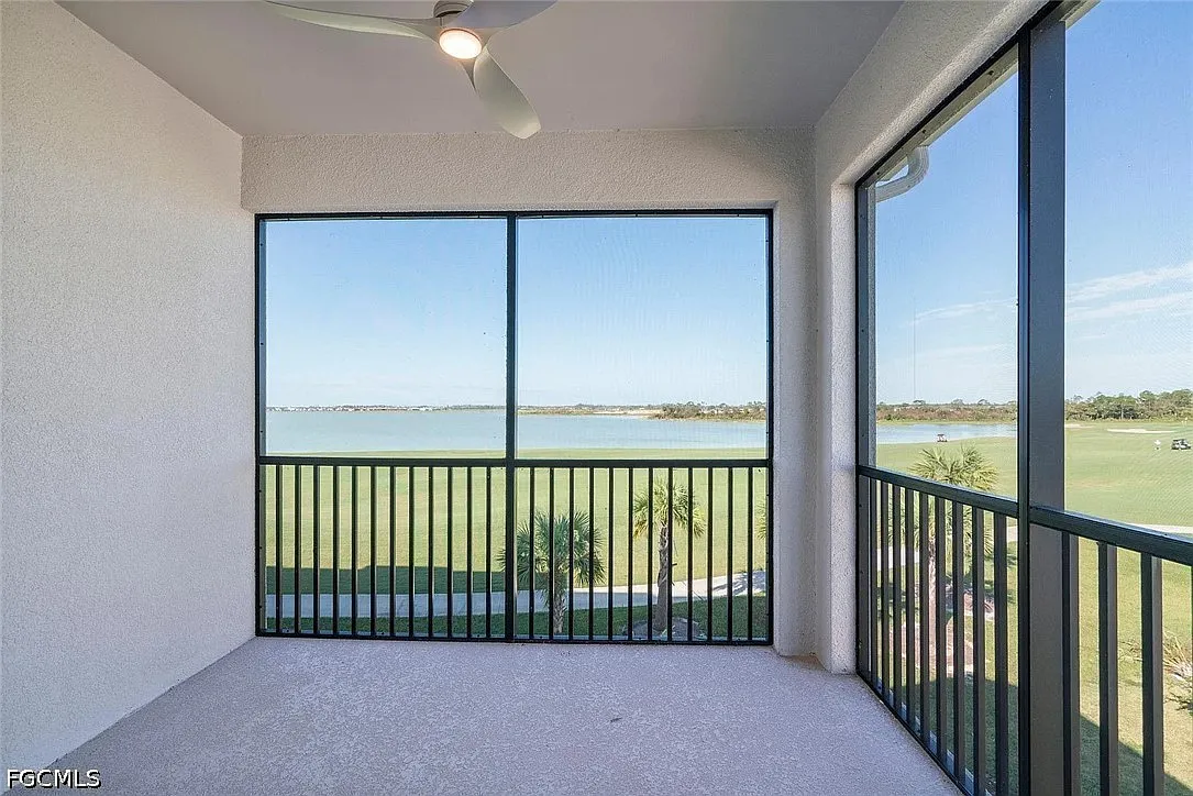 3 bed, 2.0 bath, 1301 sqft, $1,975 — Photo 4