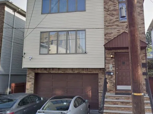68 Stuyvesant Avenue image 1 of 1