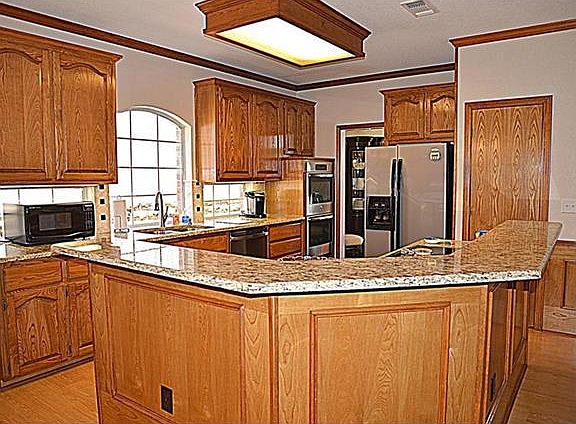 4th image of 850 Kingwood Ct