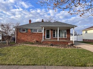 13646 Crestway Dr, Brookpark, OH 44142
