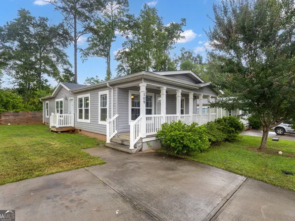 109 E Willow Dr, Newnan, GA 30263