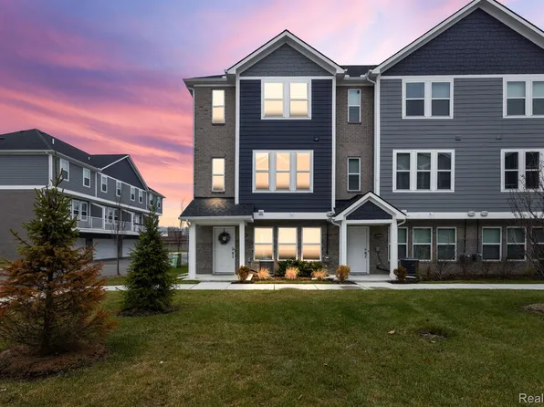 2933 Zana, Troy, MI 48085