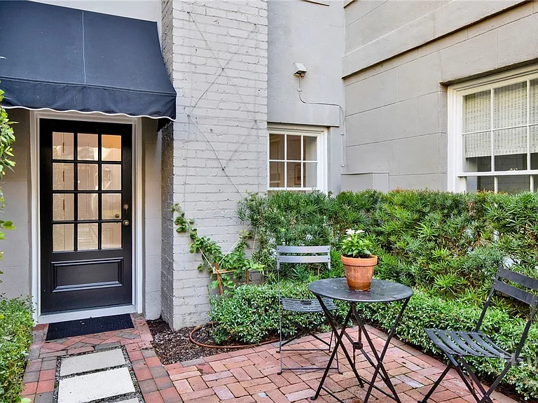 224 E Jones Ln #GARDEN — Photo 4