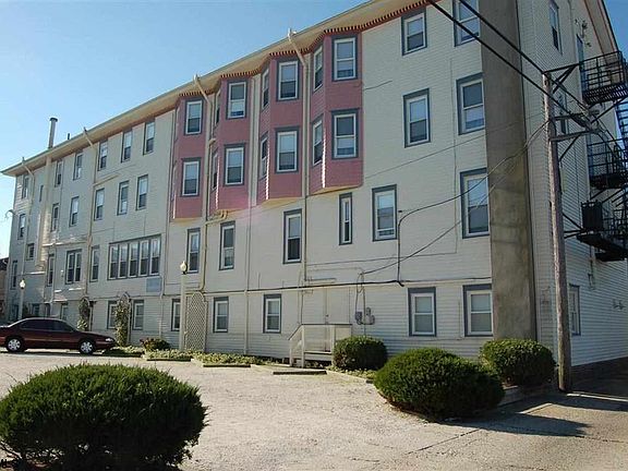 4th image of 718 Ocean Ave