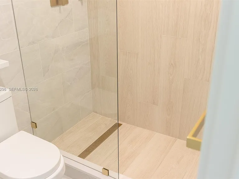 3250 N Palm Aire Dr #202 — Photo 18
