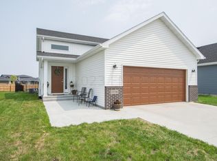 1114 Lilac Ln S, Moorhead, MN