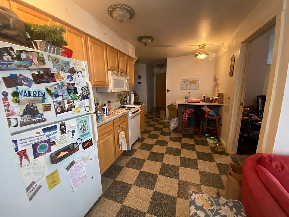 2nd image of 810 E Gorham St #486