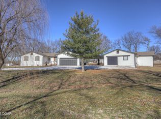 2133 W Fairview Ave, Carthage, MO 64836